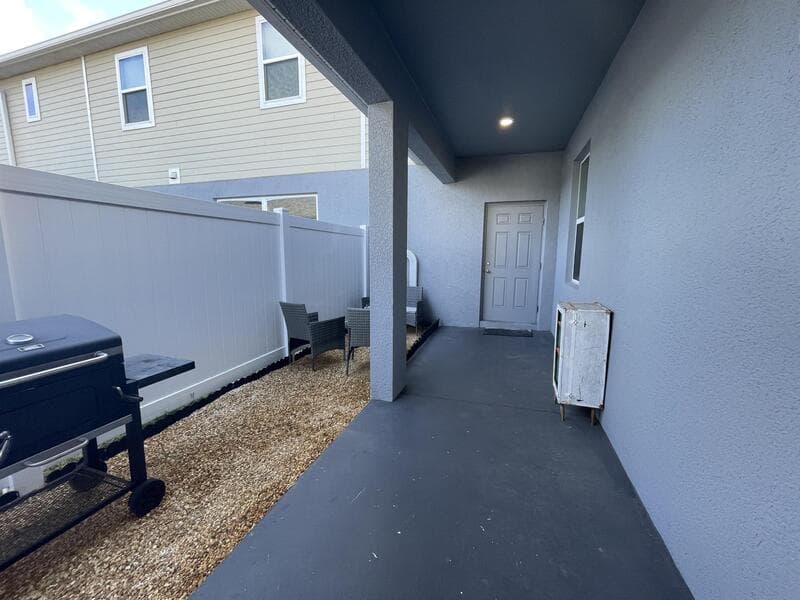 Wesley Chapel Townhome: 5211 Avalon Park Blvd - 1