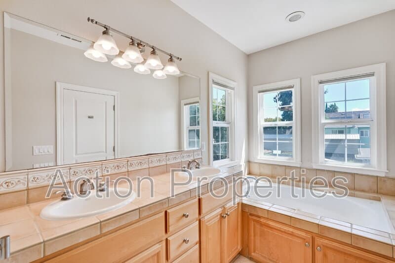 San Jose House: 1182 Curtiss Avenue