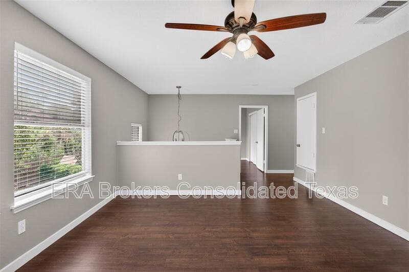 Austin House: 7601 Windrush Dr