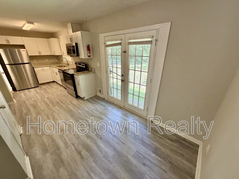 Locust Grove House: 2219 Old Jackson Road
