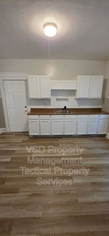 Cleveland Condo: 3254 W 99 St