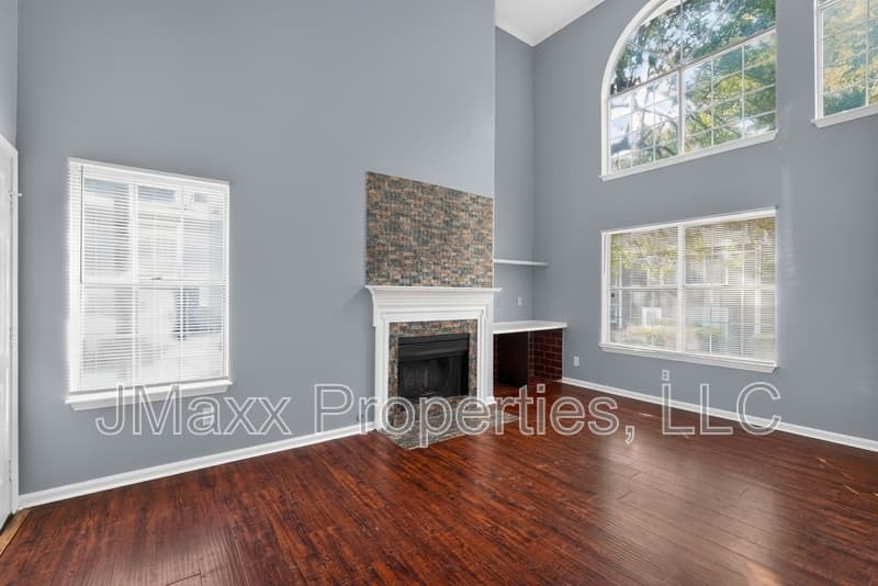 Norcross House: 1024 Wiltshire Way Northwest