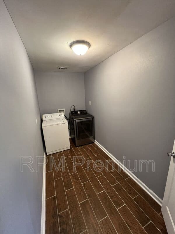 Baton Rouge House: 7516 Vice President Dr.