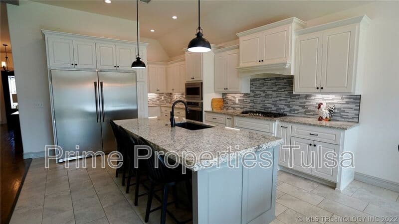 Jenks House: 12912 S 6th St