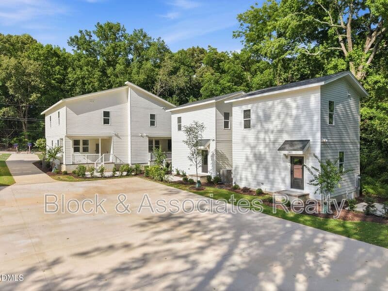 Raleigh House: 2813-103 Wilcox Place