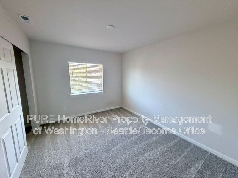 Lacey House: 5445 50th Loop SE