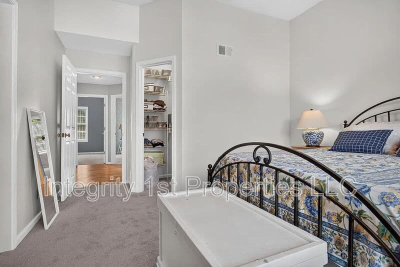 Olathe House: 16222 W 157th Ter