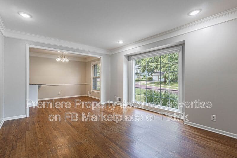 Overland Park House: 10727 W 101st Ter
