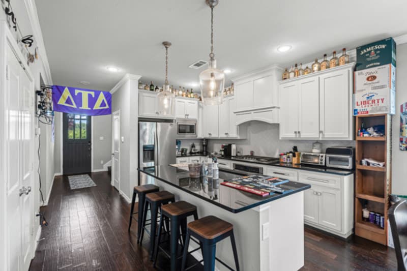 Fort Worth House: 2409 West Robert Street
