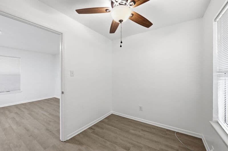 Kirbyville House: 1410 South Elizabeth Avenue