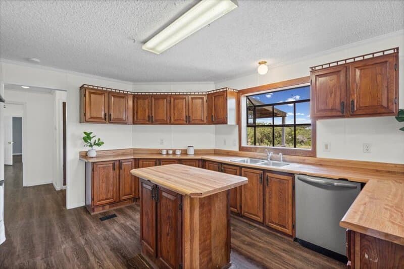 Austin House: 13501 Nutty Brown Road
