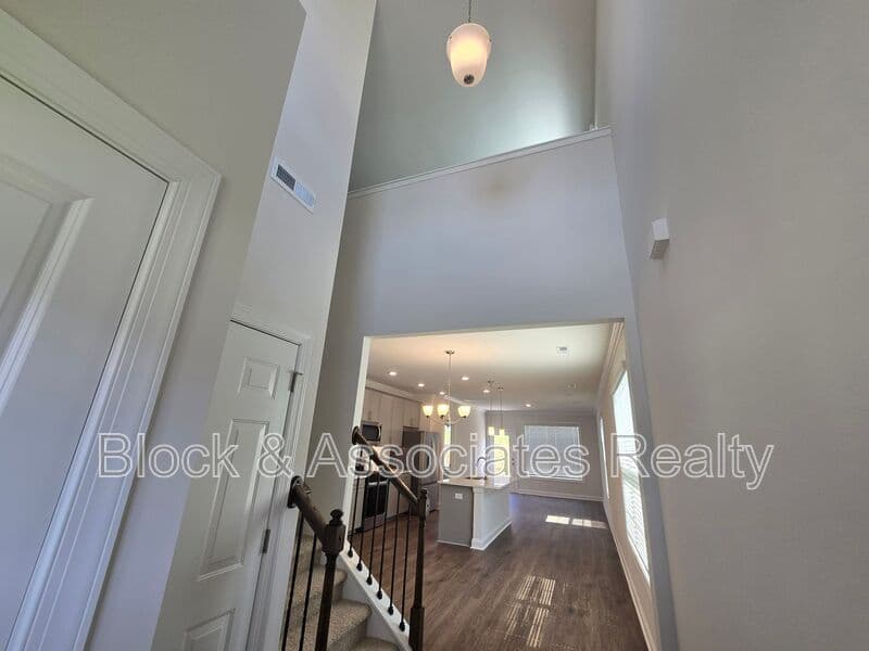 Jamestown House: 209 Ranger Rd