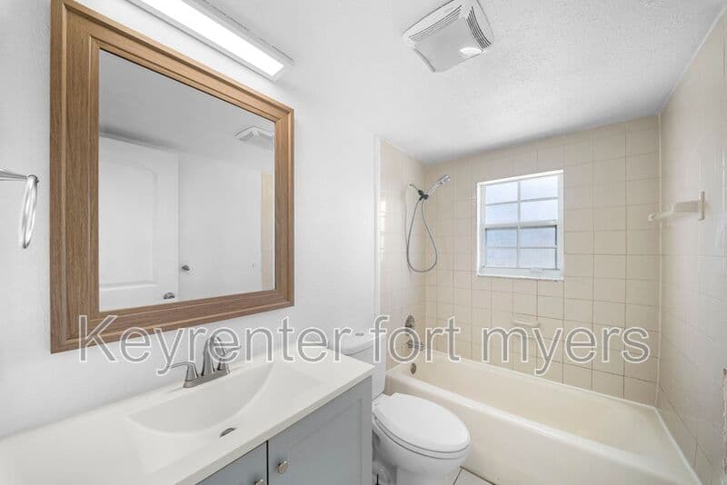 Fort Myers House: 13403 Pine Needle Ln