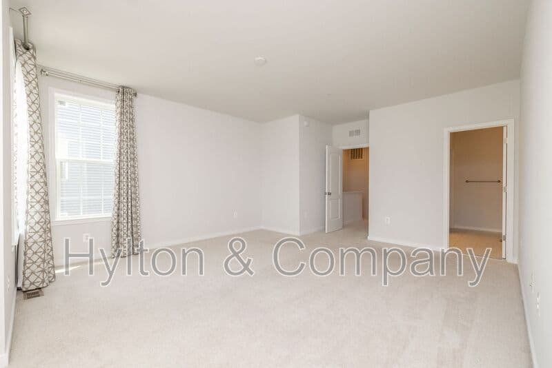 Richmond Townhome: 5920 Whitehurst Ln
