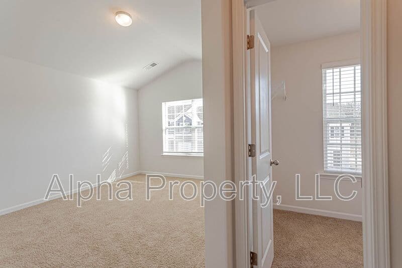 Greer Townhome: 30 Moorlyn Ln