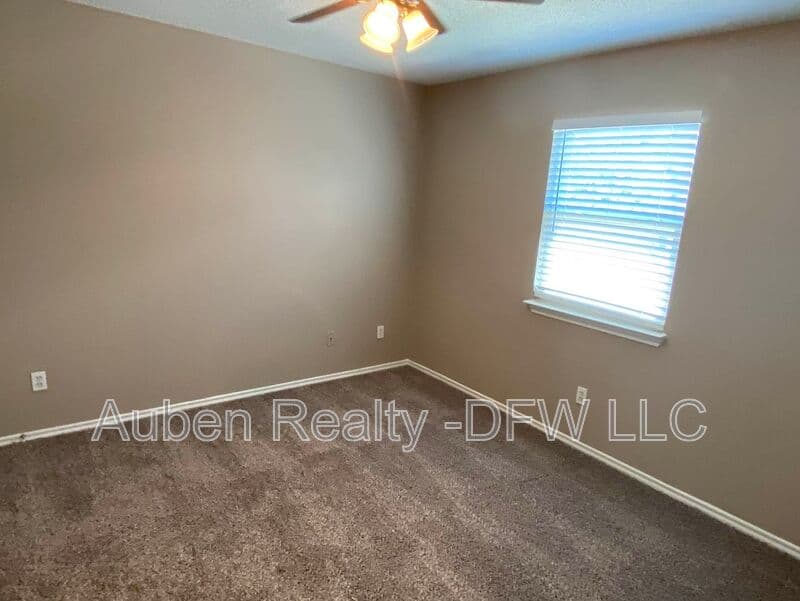 Grand Prairie Condo: 327 SE 3rd Street