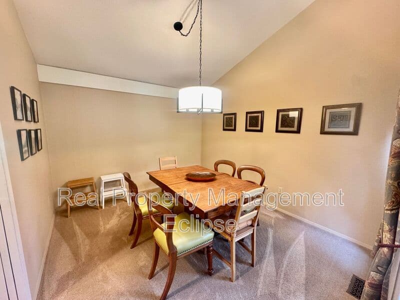 Bellevue House: 15130 SE 47th PL