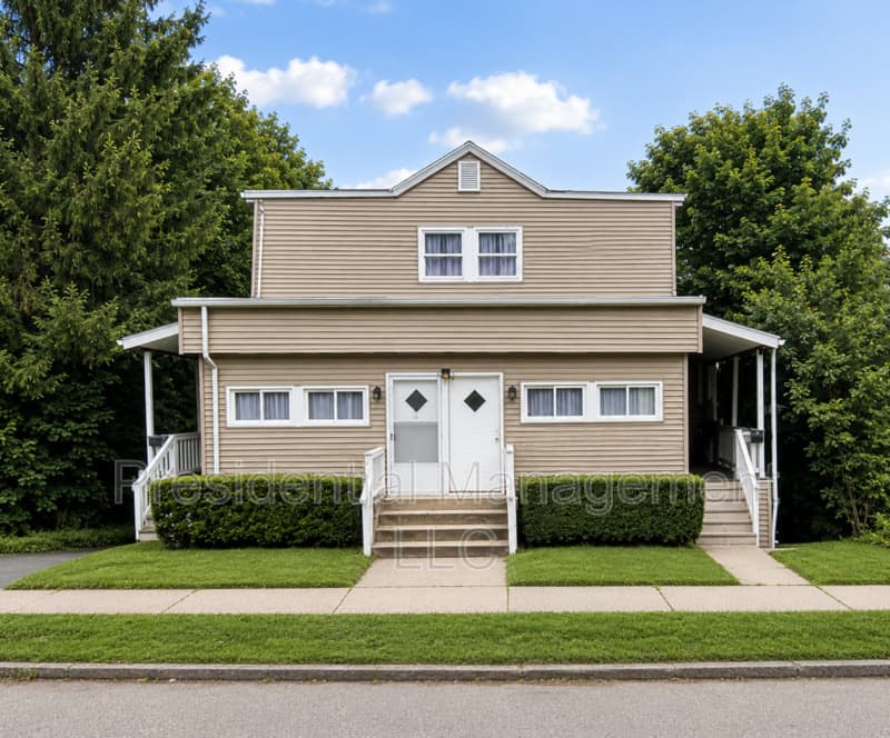 Wallingford Condo: 219 South Orchard St