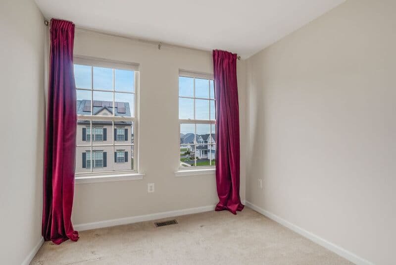 Fredericksburg House: 10100 Futbol Ct