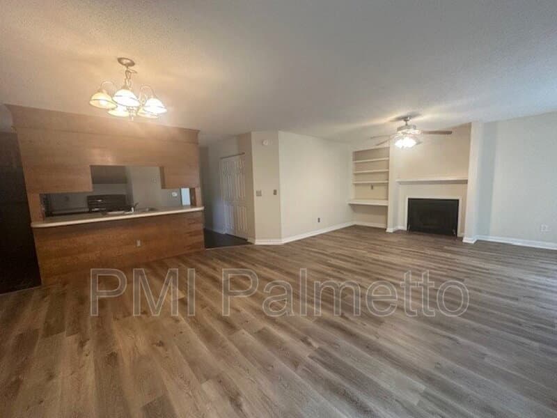 Columbia Condo: 61 Battery Walk Ct