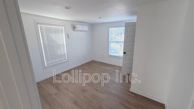 Houston House: 2615 Sam Wilson St