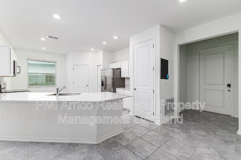 Winter Haven House: 1228 Tyler Lp