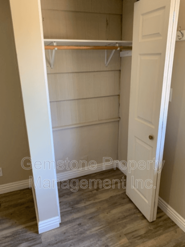 San Diego House: 4947 63rd St