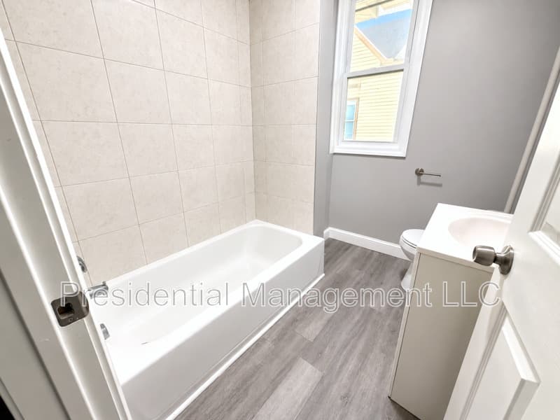 Waterbury Condo: 66 Holmes Ave