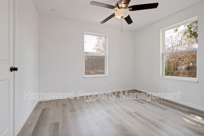 Fort Worth House: 3224 Burson Avenue