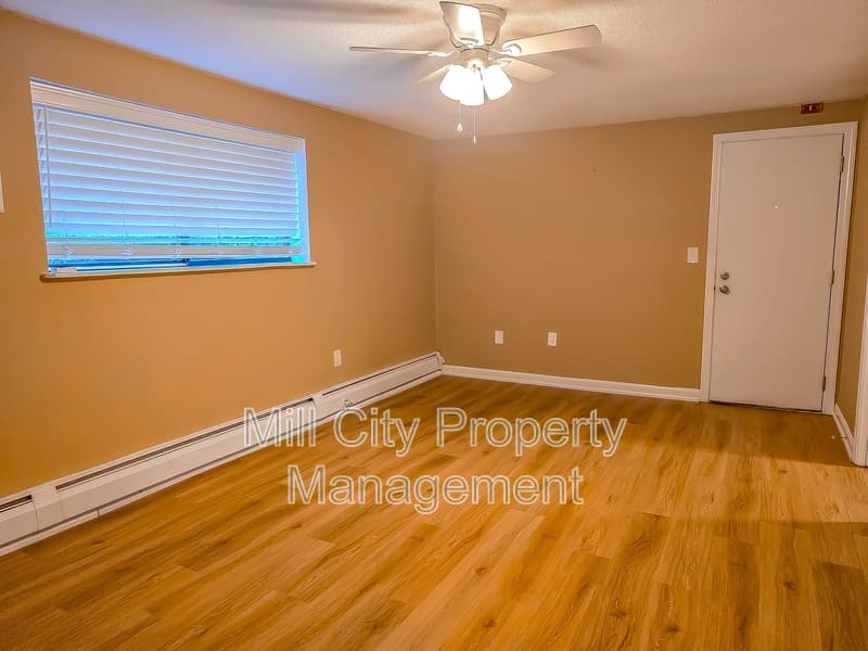 Manchester Condo: 80L English Village Road