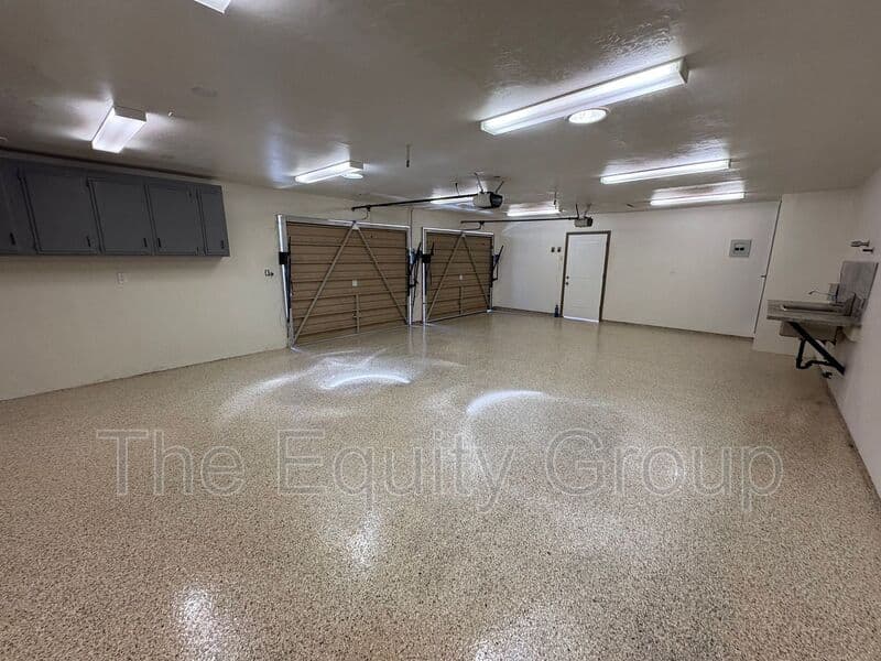 Visalia House: 2322 East Vassar Dr