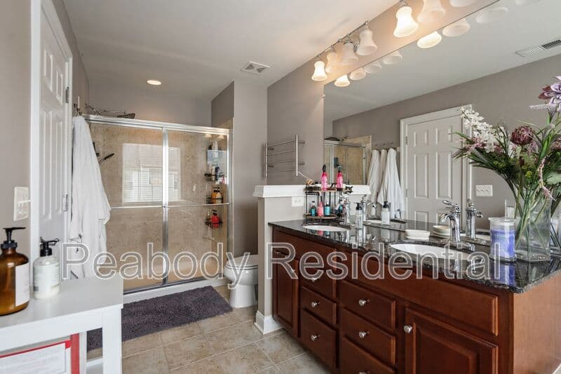 Woodbridge House: 14919 Potomac Branch Dr
