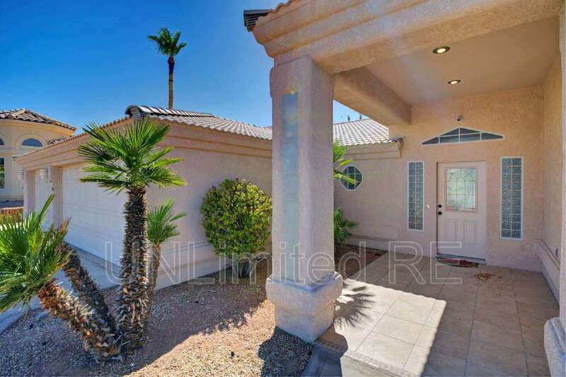 Lake Havasu City House: 304 Acoma Blvd S