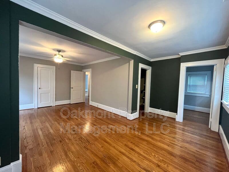 Fayetteville House: 105 Peachtree Street