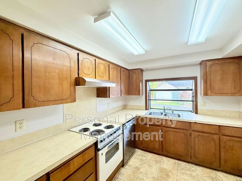 Vancouver House: 414 W 39th St