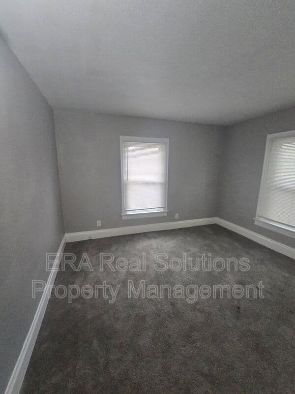 Columbus Condo: 2557 Sullivant Ave