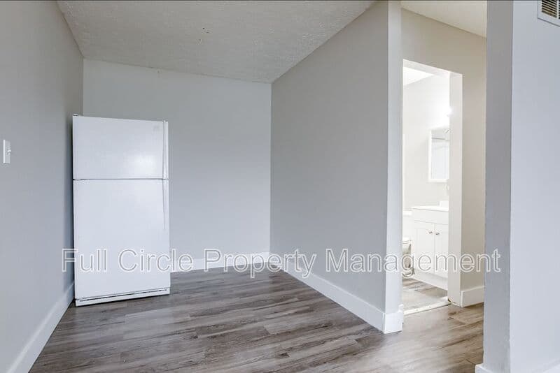 Lincoln House: 1218 E St