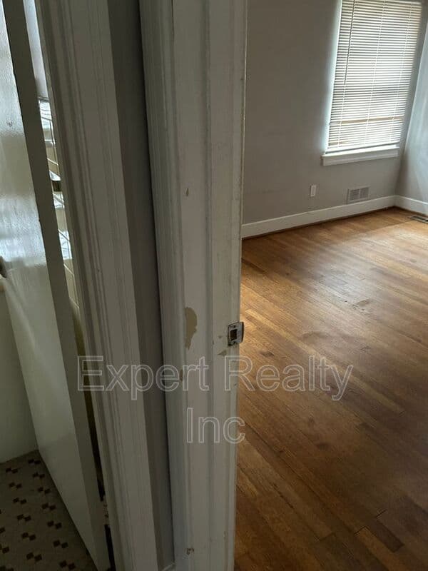 Birmingham House: 1025 45th Street Ensley