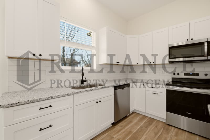 Valley Center House: 501 E Elmwood St