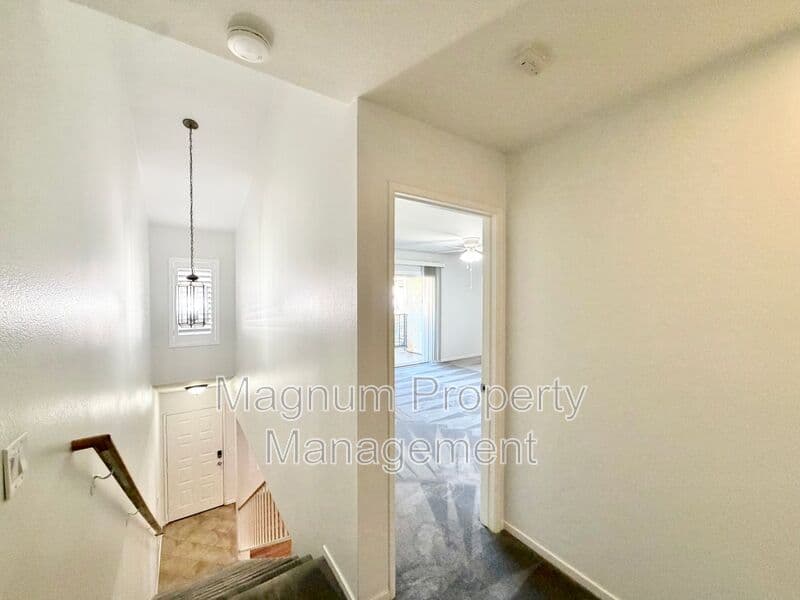 Hemet House: 25524 Sharp Dr