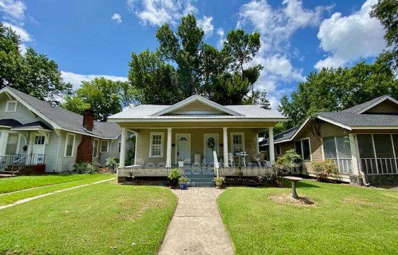 Shreveport House: 823 Linden St