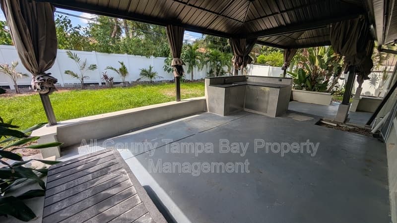 Clearwater House: 1731 Union St
