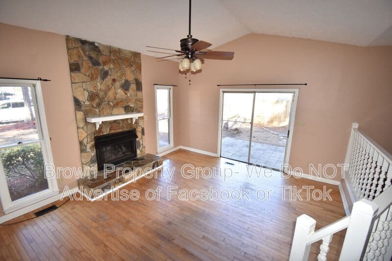 Fayetteville House: 957 Kennesaw Dr
