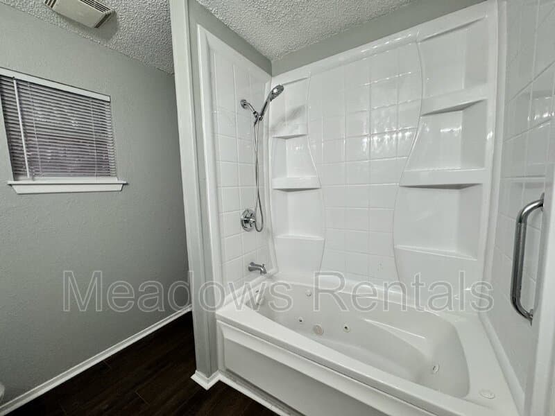 Lorena House: 140 Towne West Drive