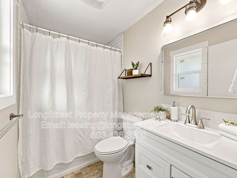 Beavercreek House: 22032 S Dans Ave
