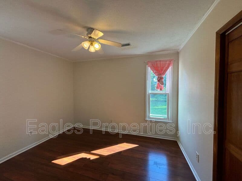 Dudley House: 102 Lakehurst Dr