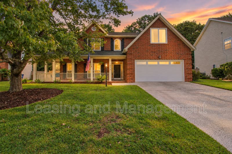 Charleston House: 1877 Bairds Cove