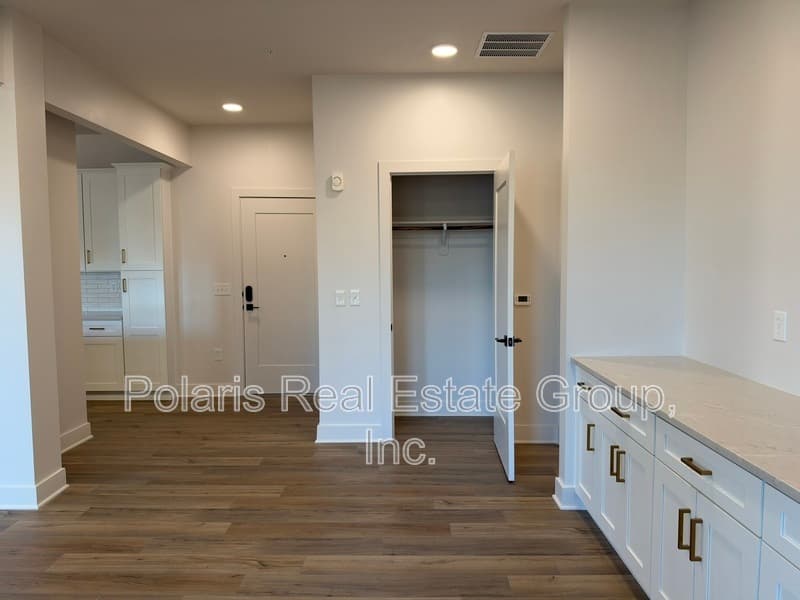 Carmel Condo: 925 Veterans Way