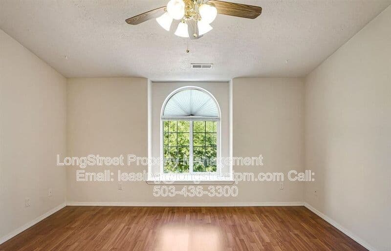 Adair Village House: 332 NE Carmen Pl