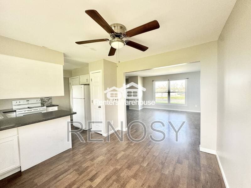 Des Moines House: 4924 Madison Ave